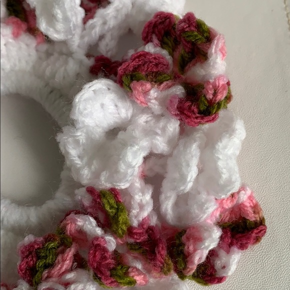 Grandma’s crocheted scrunchy - Picture 2 of 6